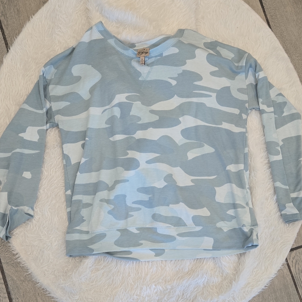 Como Vintage Blue Long Sleeve‎ Tee with Arctic Camo